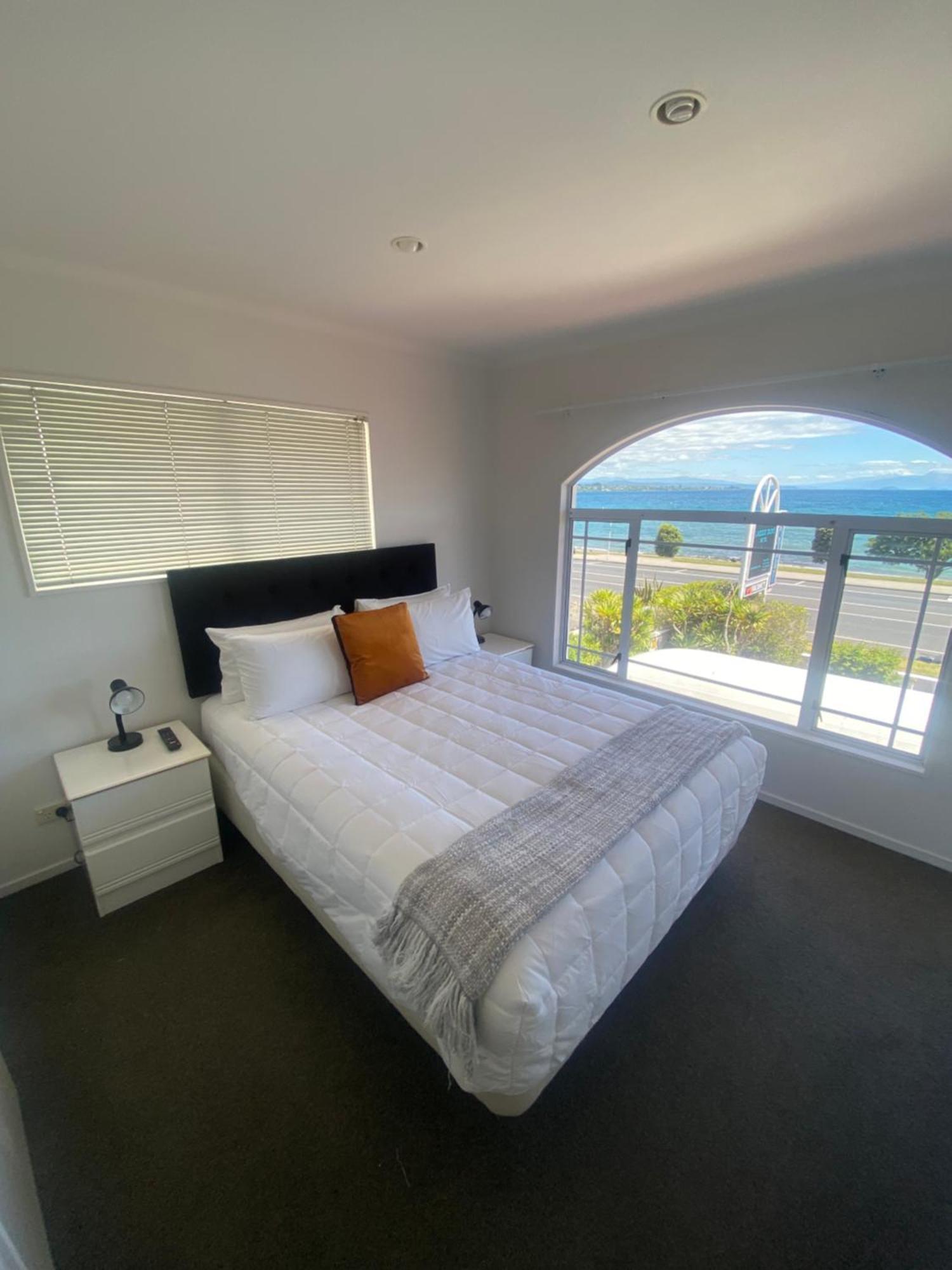 Lakeside Taupo Motel Экстерьер фото