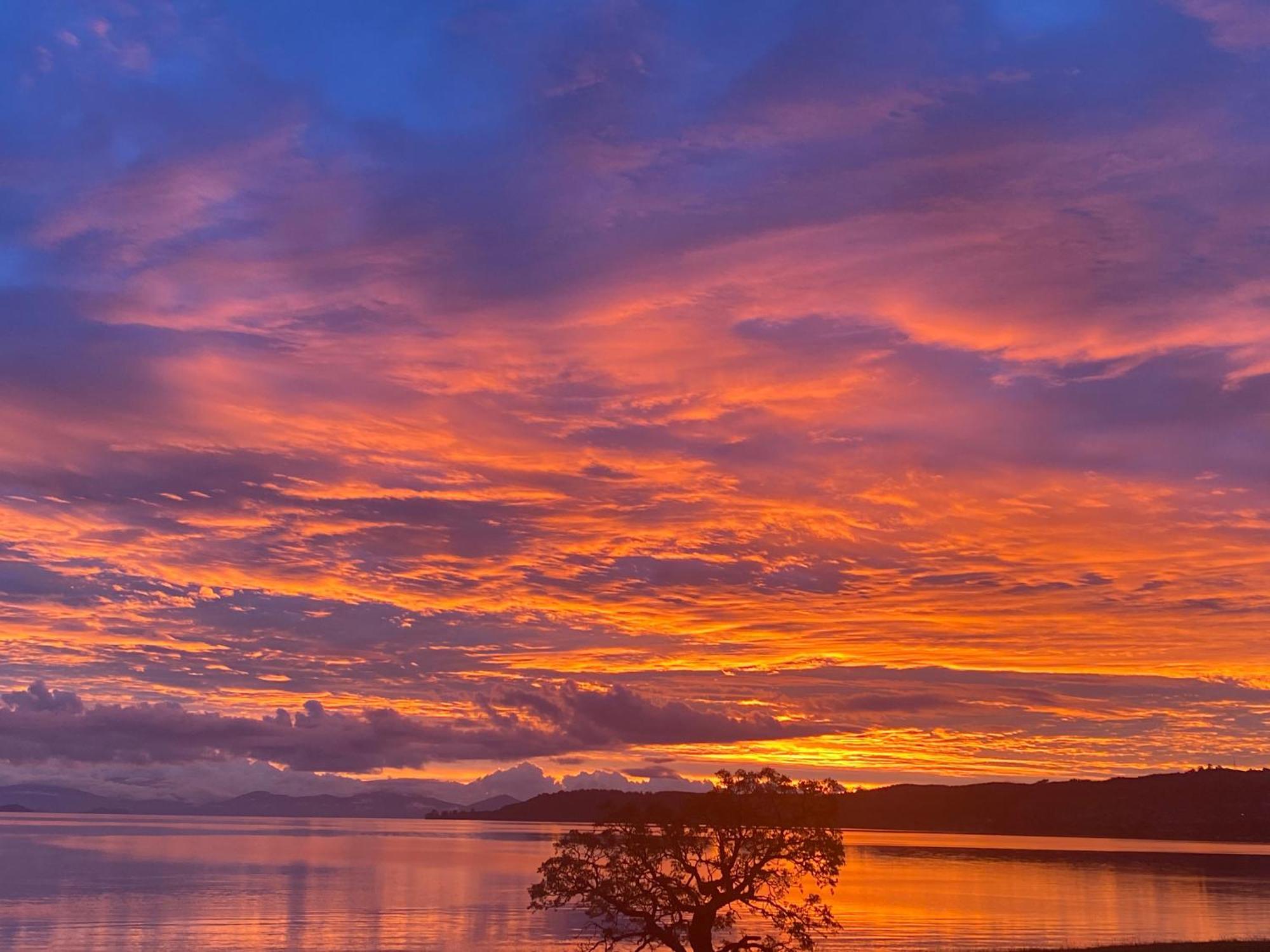 Lakeside Taupo Motel Экстерьер фото