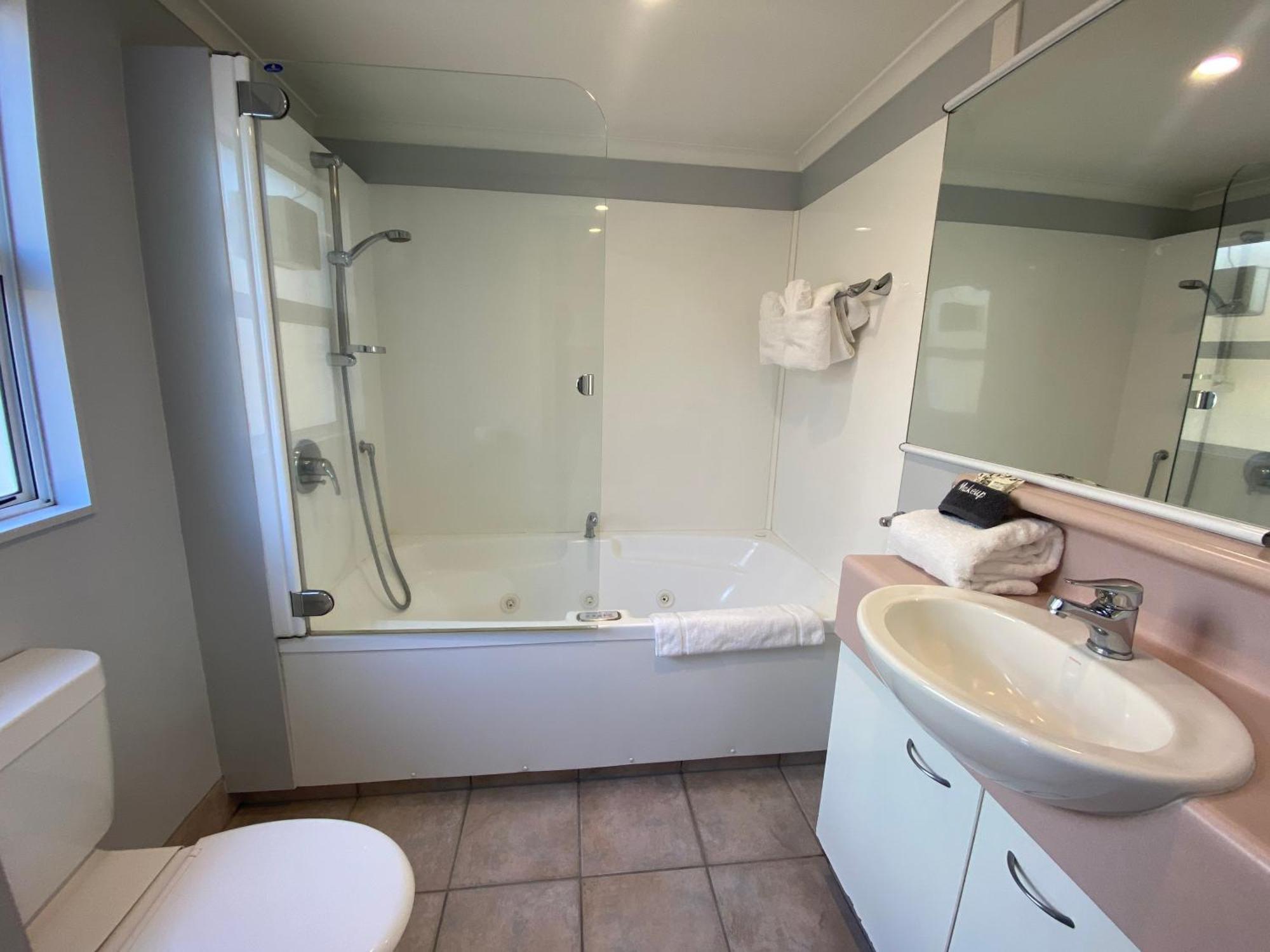 Lakeside Taupo Motel Экстерьер фото