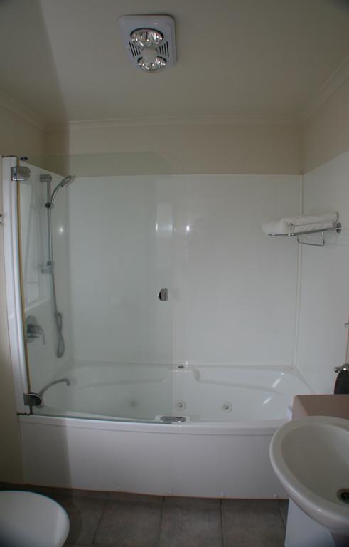 Lakeside Taupo Motel Экстерьер фото