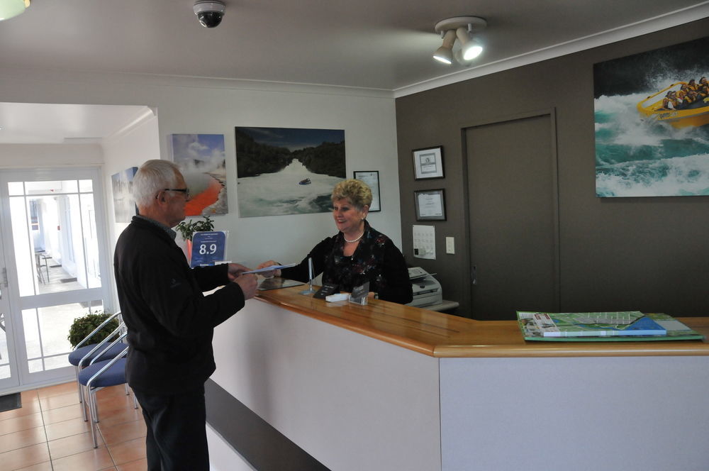 Lakeside Taupo Motel Экстерьер фото