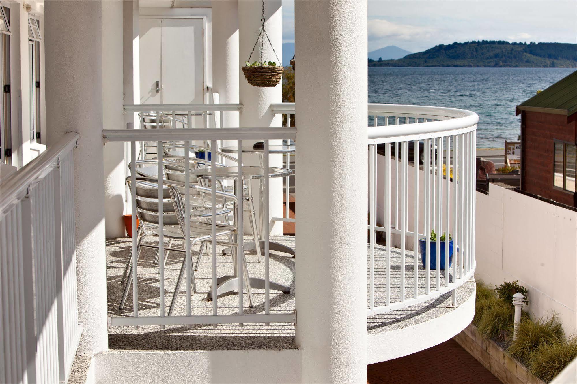 Lakeside Taupo Motel Экстерьер фото